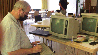 Jörg richtet den HxC Floppy-Emulator ein